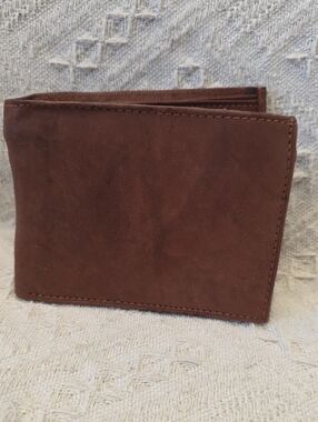 Classic Brown Men's Leather Bifold Wallet